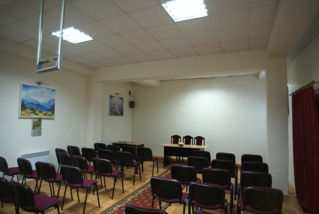 Europa Hotel Rakhiv Exterior photo