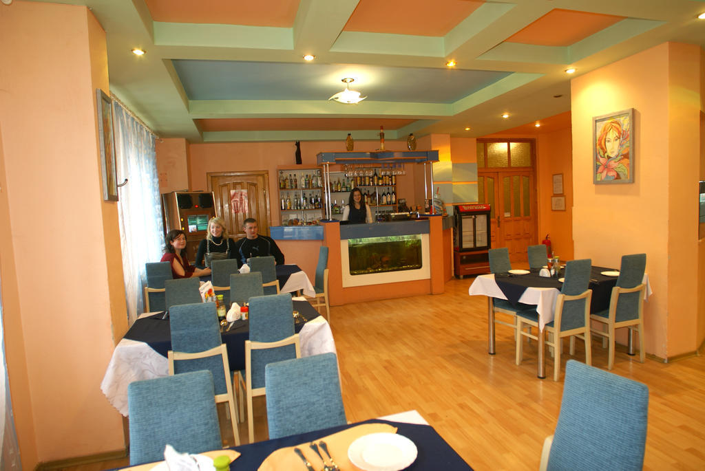 Europa Hotel Rakhiv Exterior photo