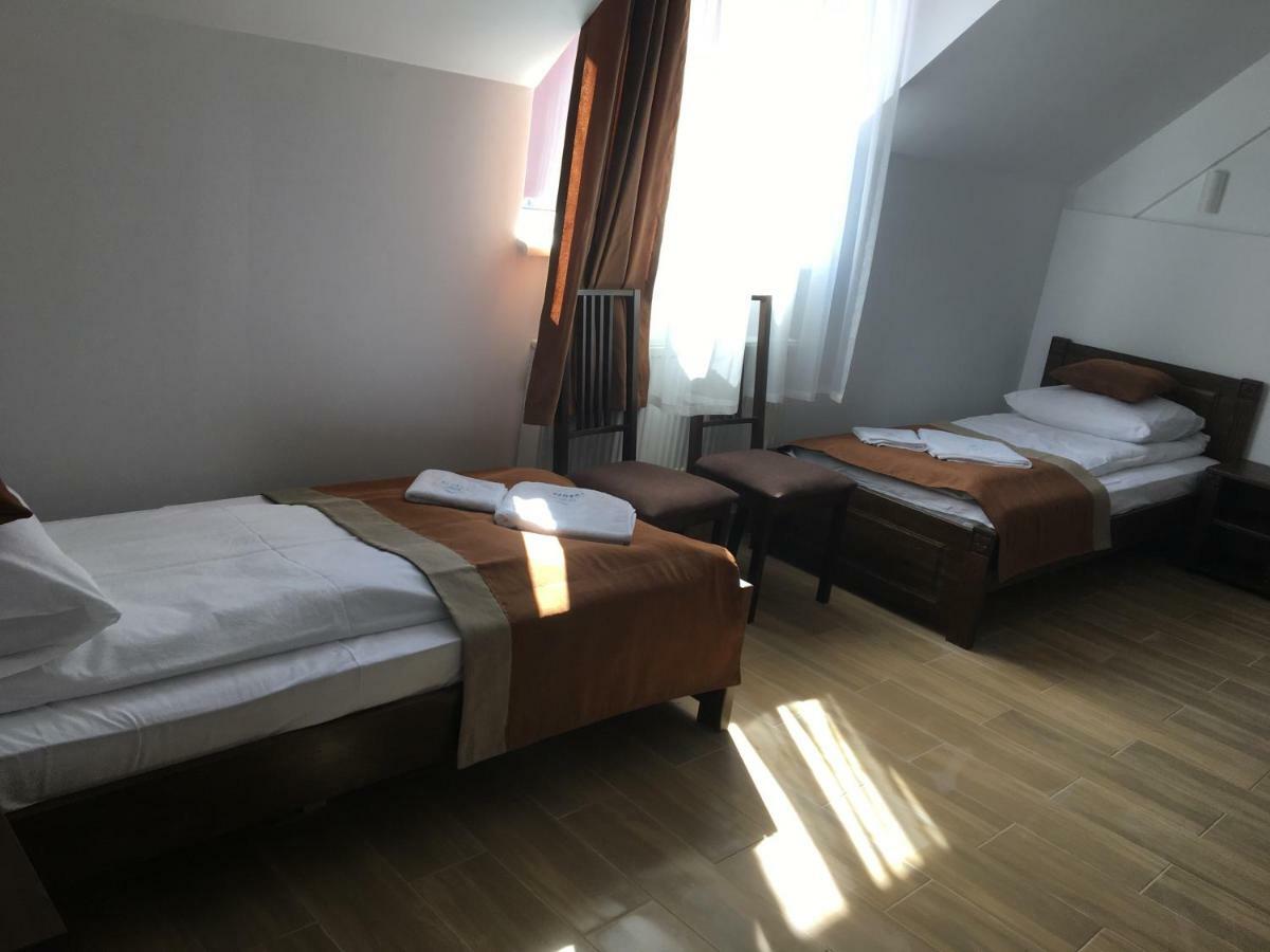 Europa Hotel Rakhiv Exterior photo