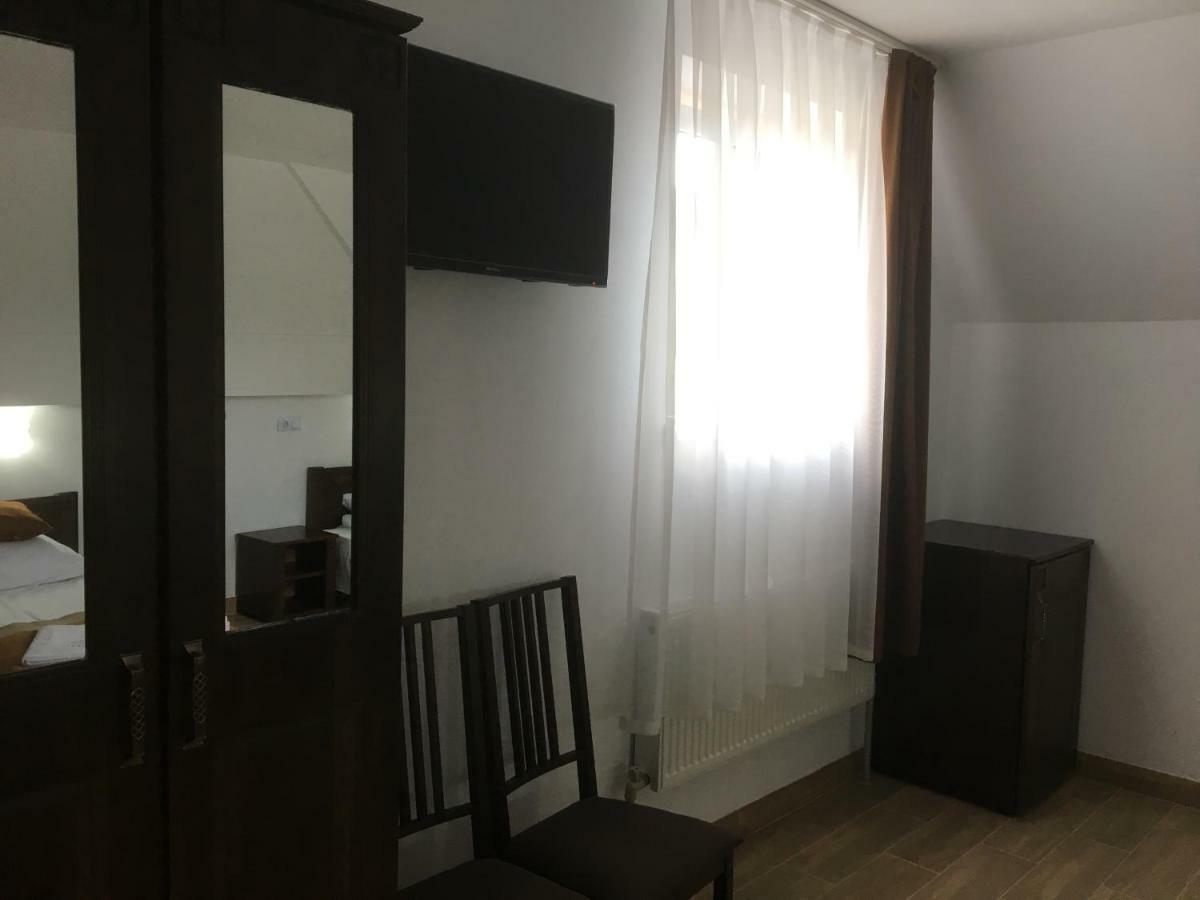 Europa Hotel Rakhiv Exterior photo